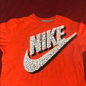 Nike T-Shirt for men size XL orange